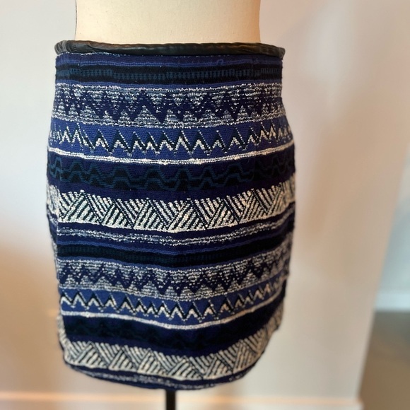 Zara Blue Pattern Mini Skirt - Picture 13 of 14